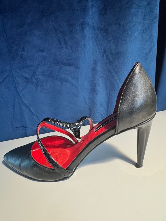 Charles Jourdan Black Pointed-Toe Heels Size 6.5 - Picture 2 of 2